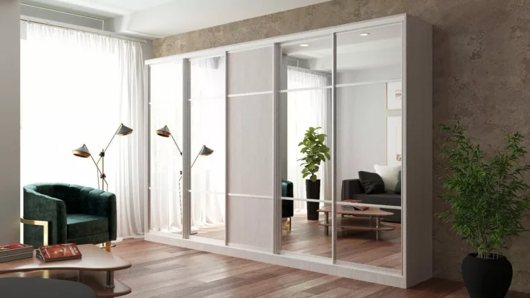 shkaf_kupe_svetlyj_luna